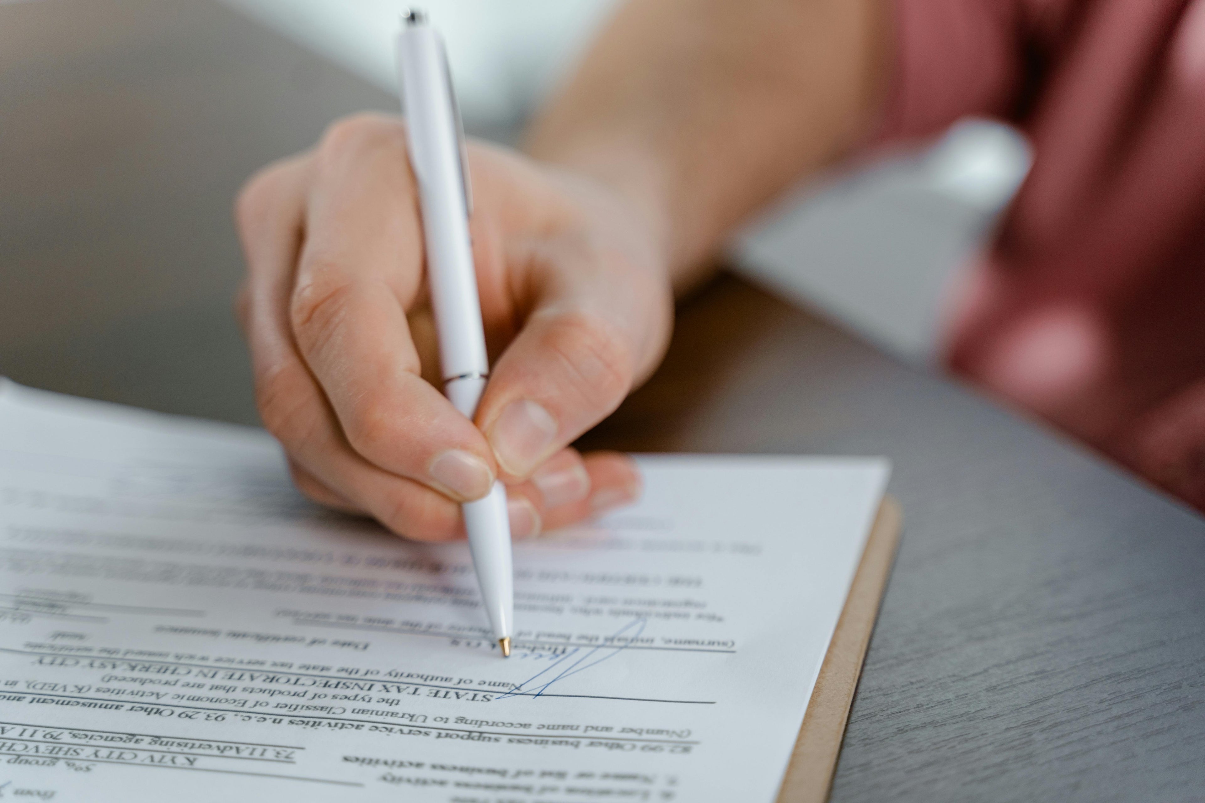 Din guide til de mest anvendte certificeringer inden for træpiller
